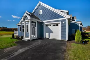 8 Acadia, Hudson, NH 03051 - Photo 4