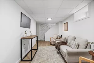 21 Fenton, Lynn, MA 01905 - Photo 14