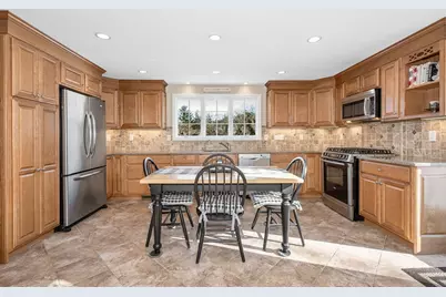 15 Roberts Street, Chelmsford, MA 01824 - Photo 8