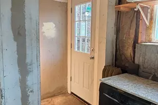 37 Longfellow St, Boston, MA 02122 - Photo 16