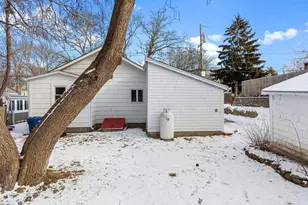 2 Oakdale St, Wareham, MA 02571 - Photo 4