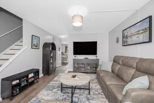29 Pine Hill St, Lowell, MA 01852 - Photo 4