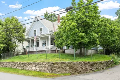 9 Pleasant St, Lunenburg, MA 01462 - Photo 2