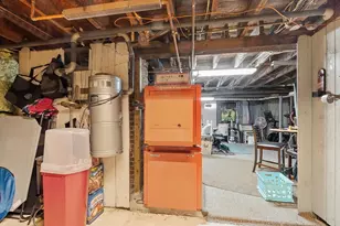 9 Pleasant St, Lunenburg, MA 01462 - Photo 36