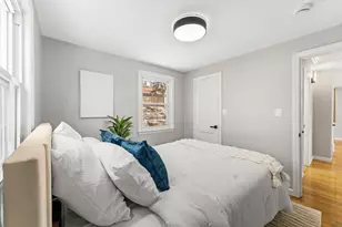 10 Van Brunt St, Boston, MA 02136 - Photo 14