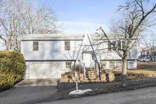 27 Donnelly Dr, Lynn, MA 01904 - Photo 2