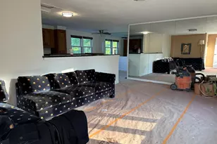585 Burncoat St, Worcester, MA 01606 - Photo 6