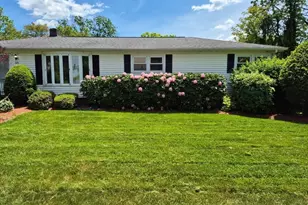 585 Burncoat St, Worcester, MA 01606 - Photo 2
