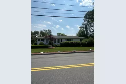 585 Burncoat St, Worcester, MA 01606 - Photo 2