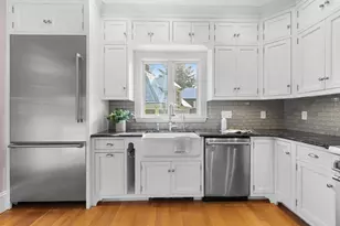 129 High St, Reading, MA 01867 - Photo 12