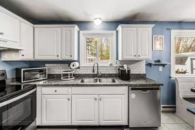 1 Democracy Dr, Amesbury, MA 01913 - Photo 12