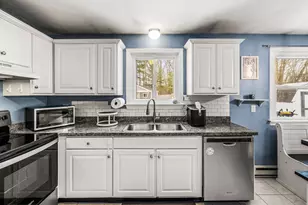 1 Democracy Dr, Amesbury, MA 01913 - Photo 12