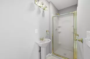 11 Hadley St, South Hadley, MA 01075 - Photo 24