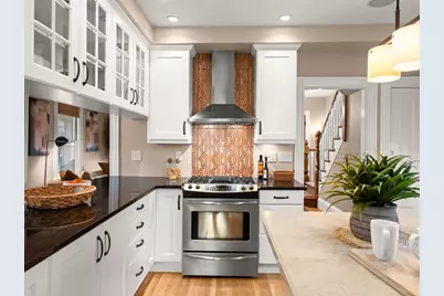 21 Raymond Ave, Somerville, MA 02144 - Photo 6