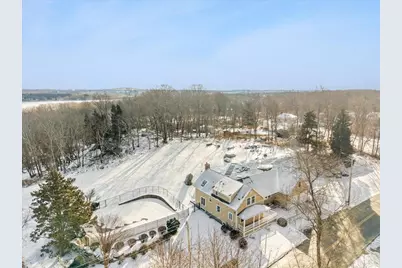 692 Elm St, Somerset, MA 02726 - Photo 34