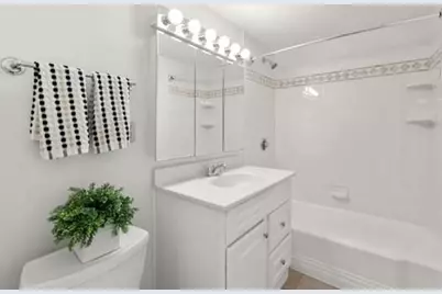 20 Hammond Pond Pkwy #602, Newton, MA 02467 - Photo 12