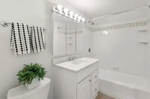 20 Hammond Pond Pkwy, Newton, MA 02467 - Photo 12