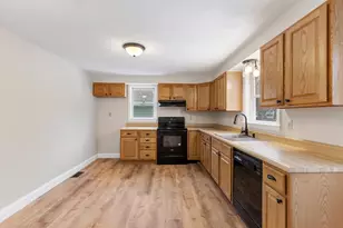 299 Asbury St, Hamilton, MA 01982 - Photo 18