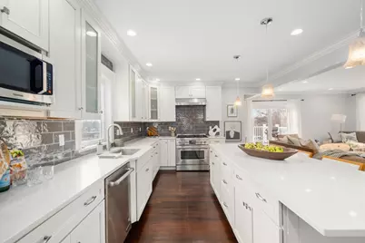 20 Manthorne Rd #2, Boston, MA 02132 - Photo 2