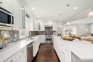 20 Manthorne Rd, Boston, MA 02132 - Photo 2