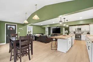 98 Cliffe Ave, Swansea, MA 02777 - Photo 2