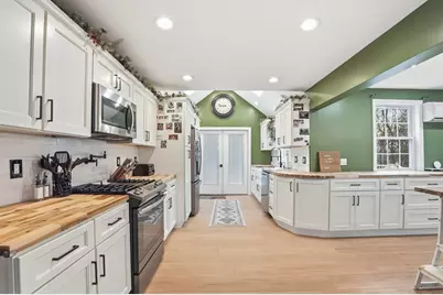 98 Cliffe Ave, Swansea, MA 02777 - Photo 4