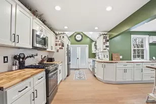 98 Cliffe Ave, Swansea, MA 02777 - Photo 4