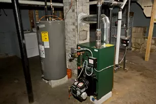 53 Warren St, West Springfield, MA 01089 - Photo 42