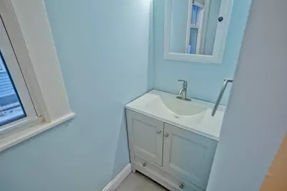 53 Warren Street, West Springfield, MA 01089 - Photo 16
