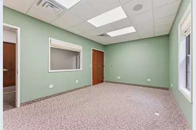 24 Elise St, Westfield, MA 01085 - Photo 10