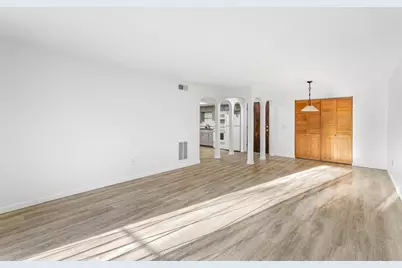 8 Shadowbrook Ln #39, Milford, MA 01757 - Photo 2