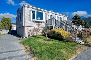 58 Bayview Ave, Fairhaven, MA 02719 - Photo 4
