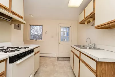 1 Oakland St #2, Newburyport, MA 01950 - Photo 2