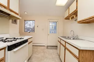1 Oakland St, Newburyport, MA 01950 - Photo 2