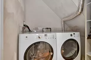 13 Howell St, Boston, MA 02125 - Photo 24