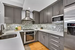 13 Howell St, Boston, MA 02125 - Photo 10