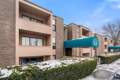 24 Shrewsbury Green Dr #J, Shrewsbury, MA 01545 - Photo 2