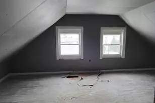 52 Willow St, Lowell, MA 01852 - Photo 10