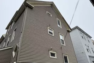 592 Cottage St, New Bedford, MA 02740 - Photo 6