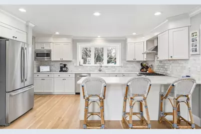 8 Buckman Dr, Winchester, MA 01890 - Photo 2
