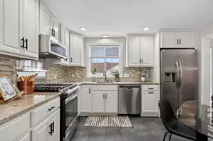 1 Vaillencourt Dr, Framingham, MA 01701 - Photo 6