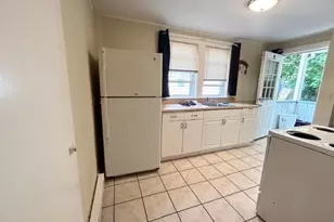 19 Forest St, Weymouth, MA 02190 - Photo 2