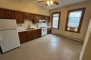 122A Spring St, Cambridge, MA 02141 - Photo 2