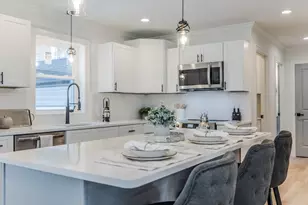 32 Country Ln, Palmer, MA 01069 - Photo 2