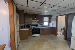 205 London St, Boston, MA 02128 - Photo 2