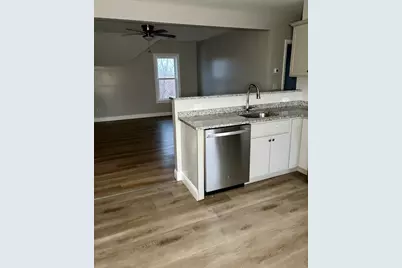325 Snell #3, Fall River, MA 02721 - Photo 4