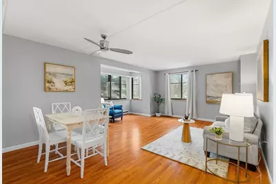 100 Ledgewood Dr #117, Stoneham, MA 02180 - Photo 2