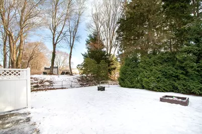 1 Chestnut St, Kingston, MA 02364 - Photo 32