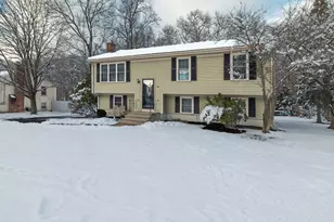 87 Tanglewood Dr, Attleboro, MA 02703 - Photo 2