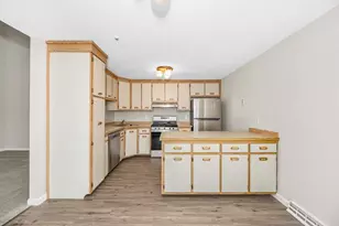 241 Broadway Rd, Dracut, MA 01826 - Photo 10